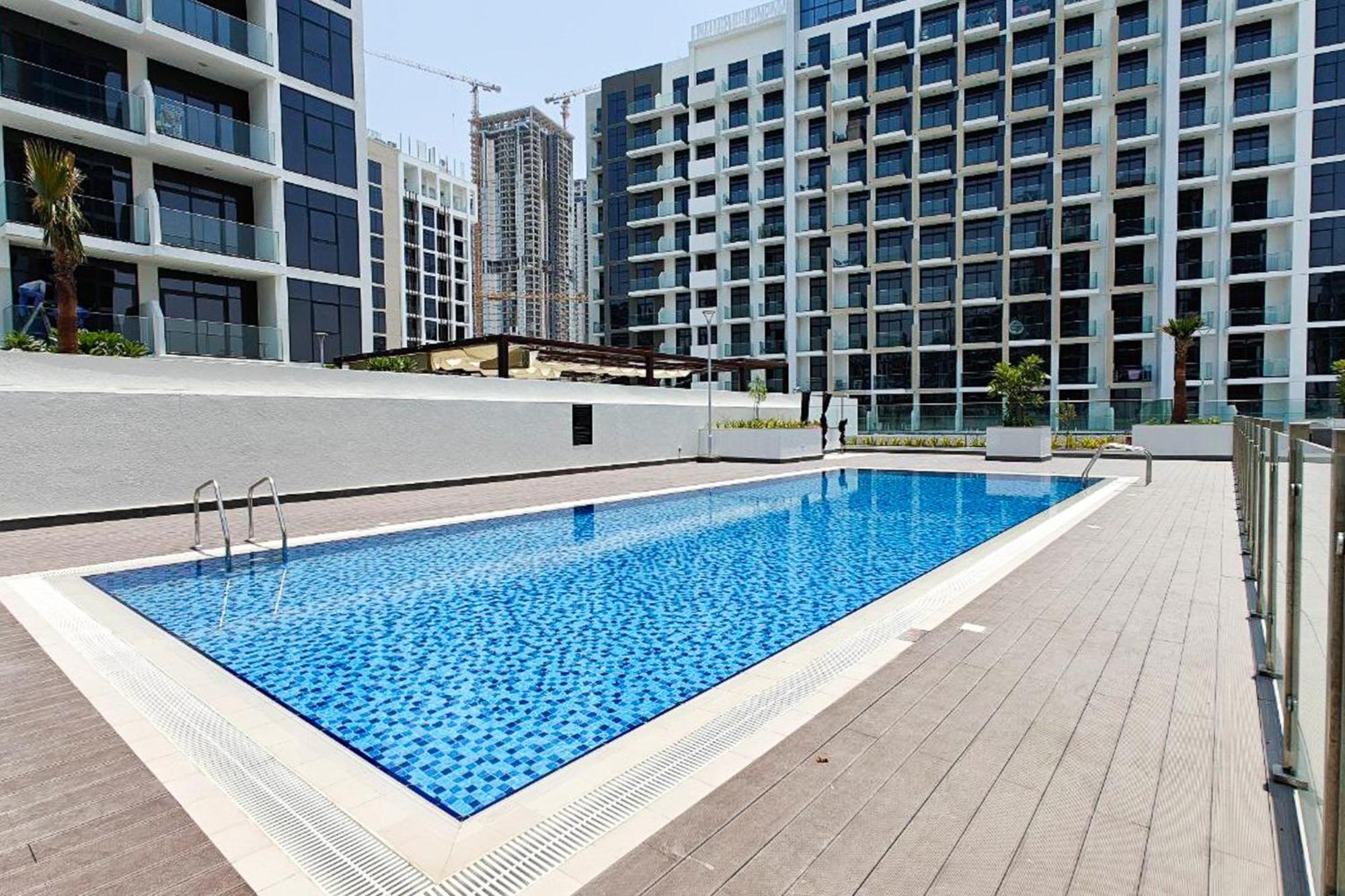 Pool View & 2 Adults 2 Kids & Brand New & Czechin Apartment Dubai Luaran gambar